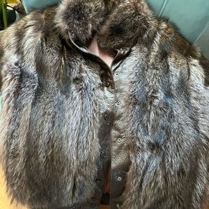 Beautiful coat brown leather / raccoon